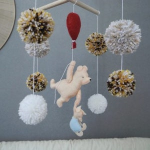 Winnie the Pooh mobile, Baby mobile, Classic Winnie the Pooh baby shower Gift, Pompom mobile, Pooh Bear cot mobile, Neutral gender nursery