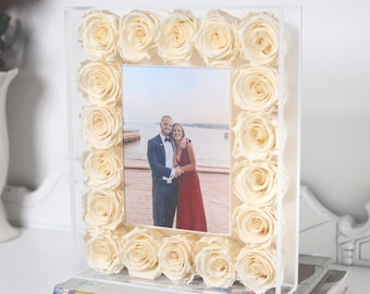 Eternity Rose Picture Frame, 18 Preserved roses in Acrylic frame