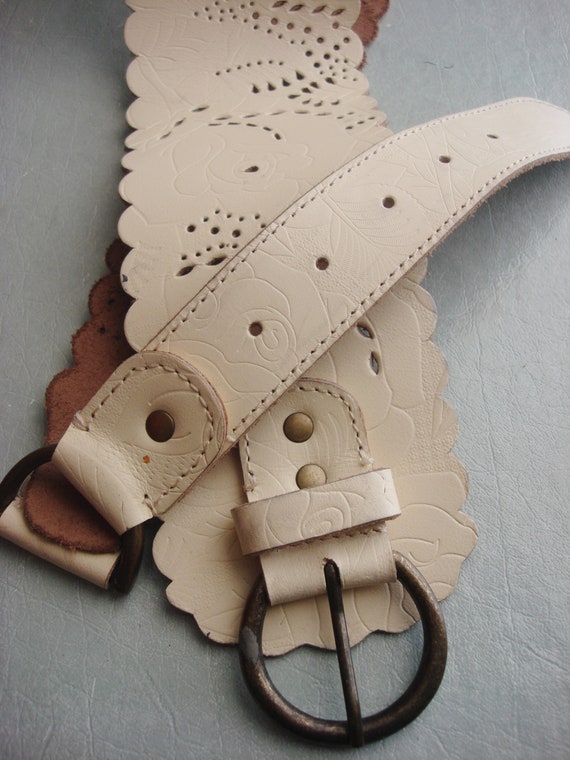 BEIGE CORSET TOOLED Belt - image 3