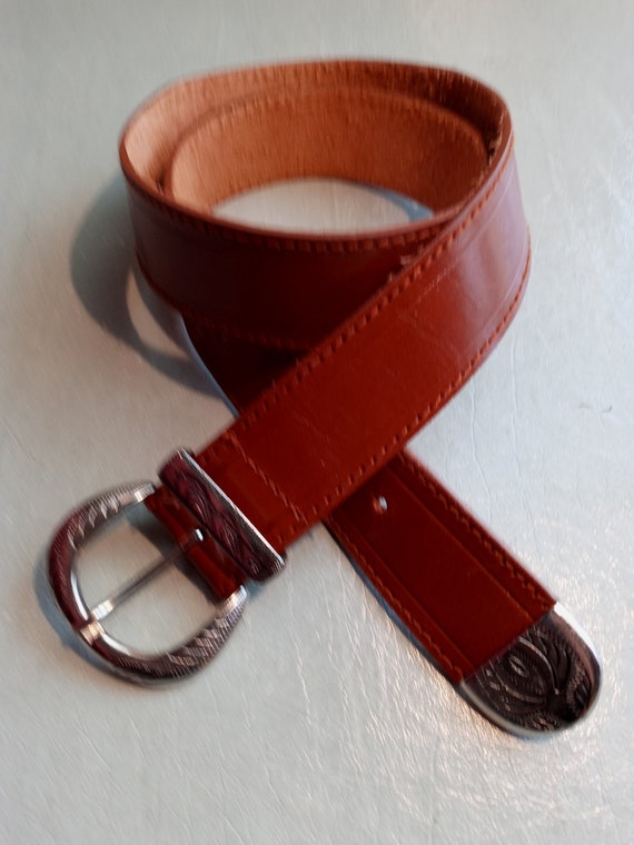 Vintage Liz Claiborne Tan Leather Belt With Silver Buckle Vintage Liz Claiborne Belt Leather with Silver Pierced Oval  main image 2