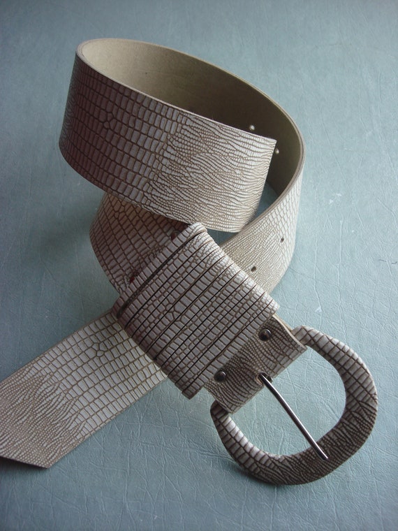 BEIGE CROCK EMBOSSED Belt