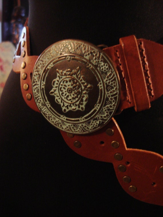 ROUND RUSTIC BUCKLE