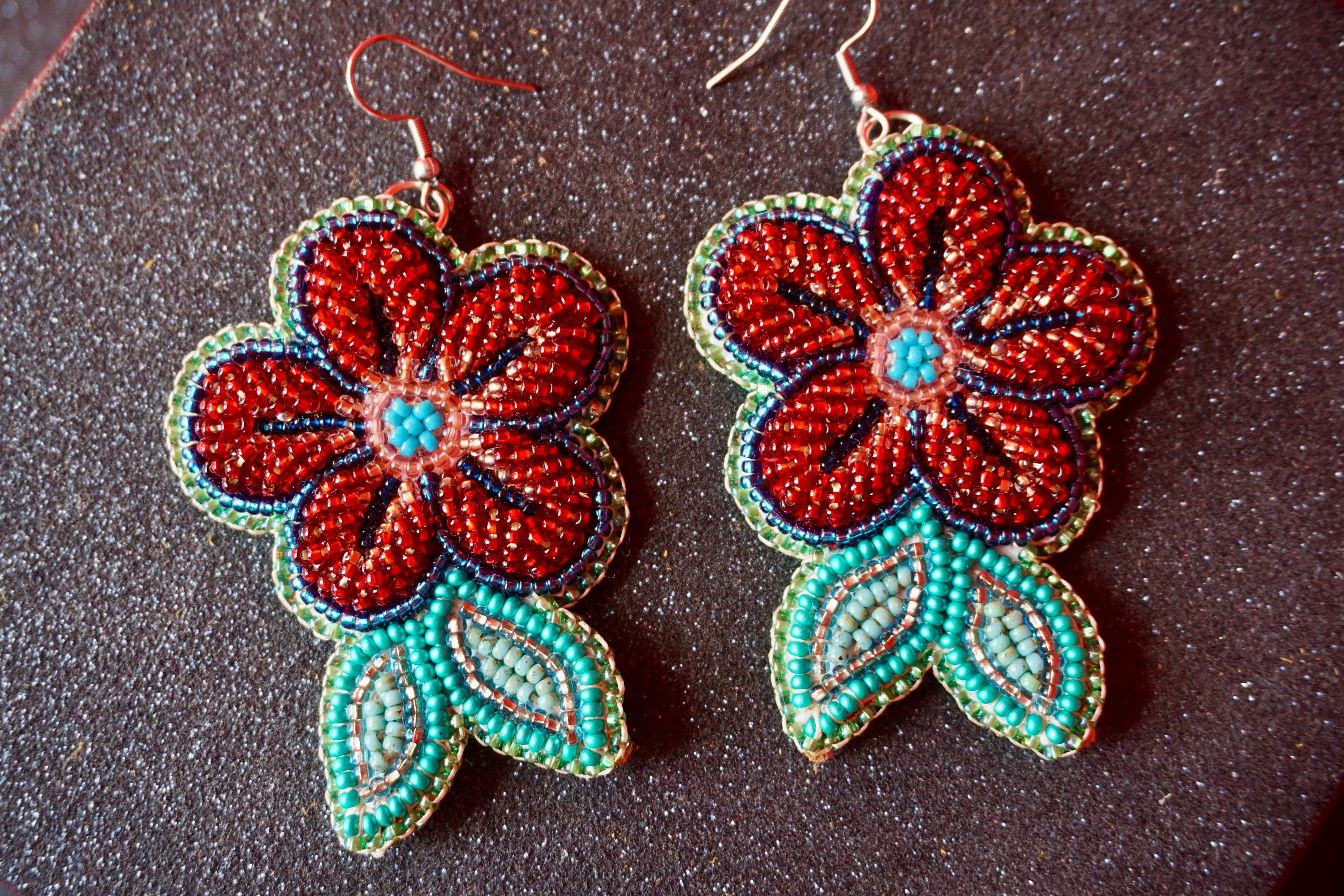 Beaded Leather Earrings,metis Beadwork,metis Flower Earrings
