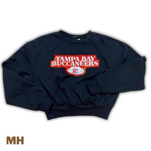 Tampa Bay Buccaneers Cropped Sweatshirt