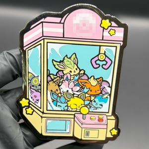 3.5&quot; ÈèvèèèLoutions Claw Machine Enamel Pin