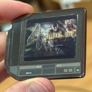 2.5&quot; Lenticular RE4 CRTV Enamel Pin