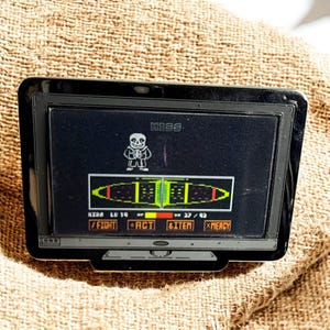 2.65" Lenticular Undertale FlatScreen Enamel Pin