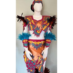Aztec Traje 9-11