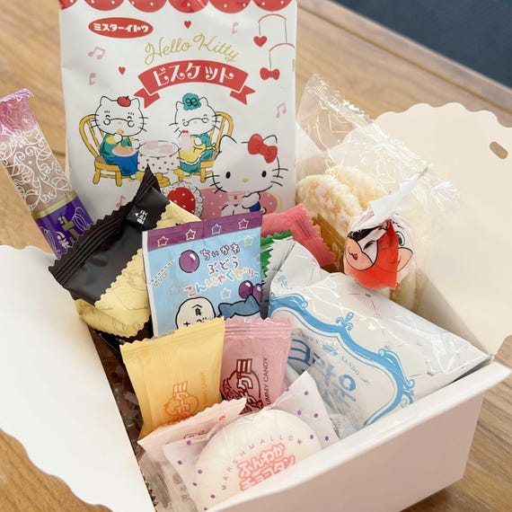 Asian Snack Gift Box: Japanese & Korean Candies+Gift Card (Add Personalization)