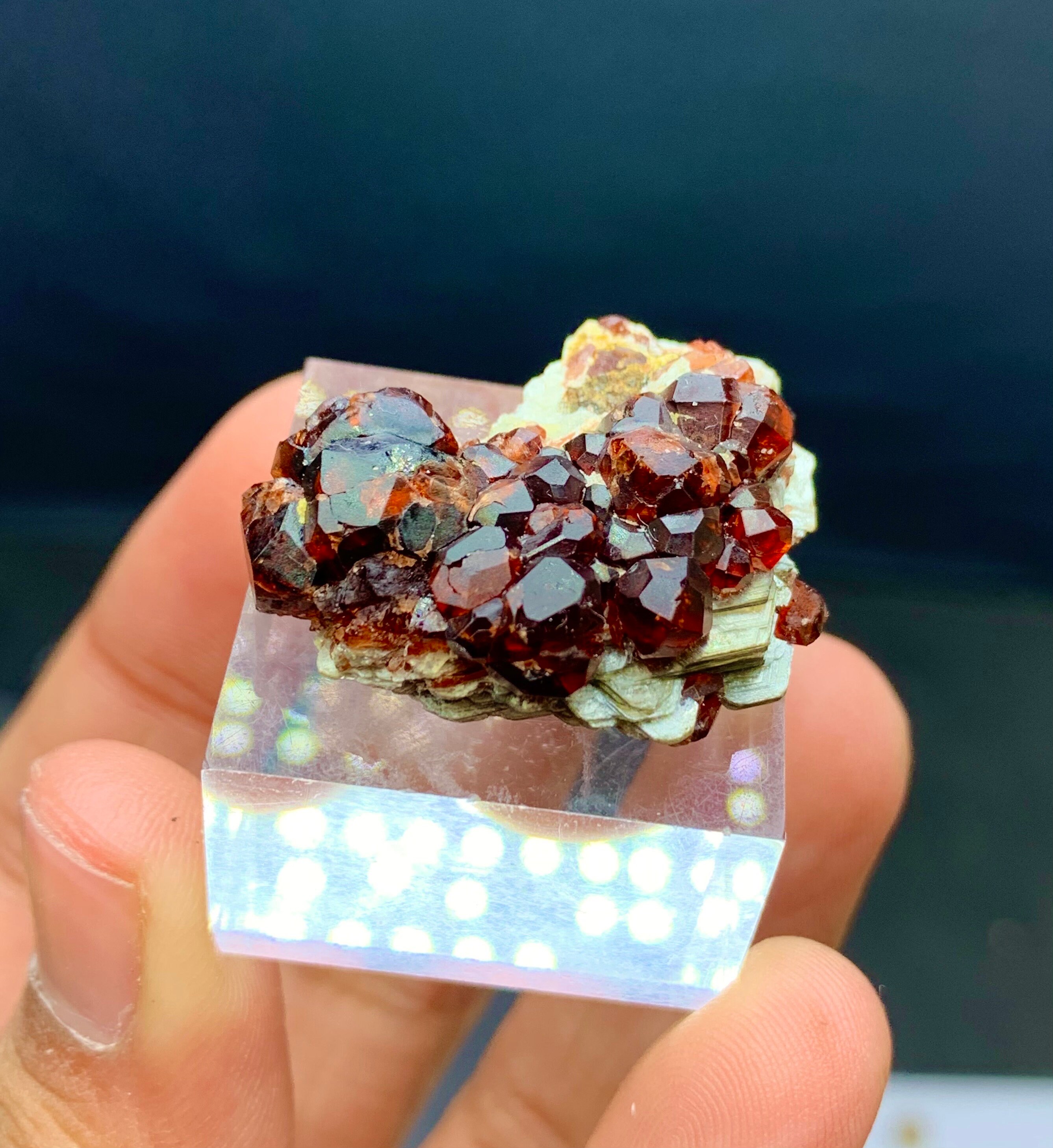 Natural Red Spessartine Garnet on Muscovite , Red Garnet Specimen, Rare ...
