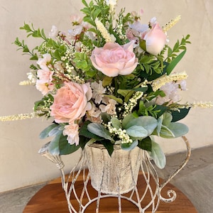 Everyday Floral Arrangement, Pink Roses Centerpiece, Rustic Tabletop Decor, Gift Idea, Mother&#39;s day Gift, Vintage Farmhouse Decor