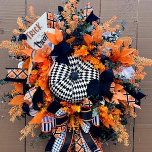 Halloween Wreath | Fall Wreath | Halloween Front Door Wreath | Halloween Door Decorations | Fall Decor | Halloween Pumpkin Wreath