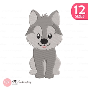 Puede incluir: Un lobo de dibujos animados bordado en tonos grises y blancos, con una lengua rosa, nariz negra y ojos grandes. La imagen incluye el texto "12 TAMAÑOS" en un círculo rosa y el logotipo "DF Embroidery design".