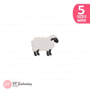 Puede incluir: Un diseño de bordado de una oveja con un cuerpo de lana blanca texturizada y cabeza y patas de color negro sólido. El diseño se presenta sobre un fondo liso con un gráfico rosa en la esquina que contiene el texto blanco 5 SIZES MINI y un logo.