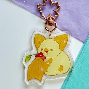 Schattige Kawaii gele Hondurese vleermuis acryl sleutelhanger | Dubbelzijdig bedrukt | Sprankelende glitterhanger | Kersenvleermuis sleutelhanger | Leuk vleermuiscadeau