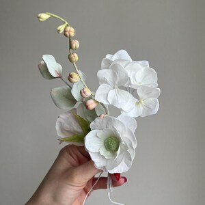 Wafer Paper Flowers for Cake Decoration, Set of 5 Wafer Paper Flowers and Leaves, Ready Wedding Cake Topper, Wafer Paper Roses, Hydrangea