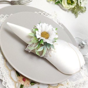 Floral Napkin Rings, Rustic Wedding Table Decor, Chamomile Napkin Holder, White flower rings for napkin, Rustic Kitchen Decor, gift for her