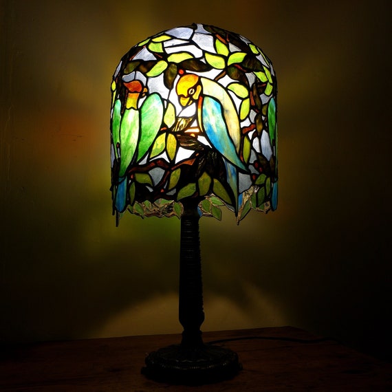 Parrot sales tiffany lamp