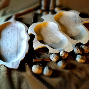 Medium Food Platter - Appetiser Tray - Wooden Dish With Compartment - Breakfast Serving Platter - Large Snack Tray - Rice And Curry Plate