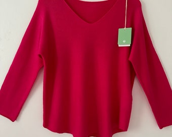 Made in Italy Ladies soft slouch V-neck knitted loose casual plain oversized quirky fuchsia sweater jumper top one size 8-14