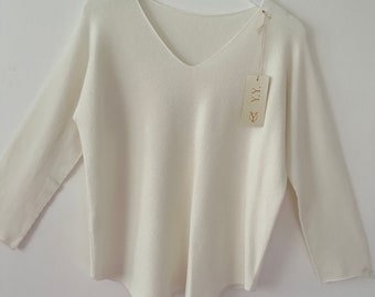 Made in Italy Ladies soft slouch V-neck knitted loose casual plain oversized quirky cream sweater jumper top one size 8-14