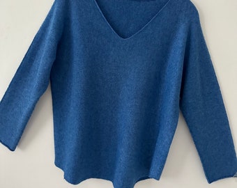 Made in Italy Ladies soft slouch V-neck knitted loose casual plain oversized quirky blue sweater jumper top one size 8-14