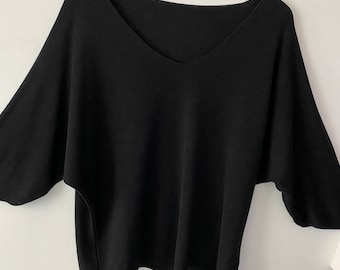 New Made In Italy Soft Loose Batwing Casual quirky oversized black V-neck blouse Top One Size 8-16