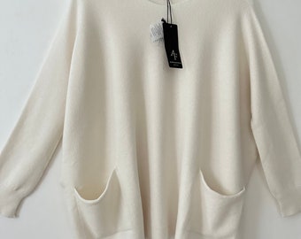 New Made In Italy cream Quirky Oversized Loose Batwing Lagenlook relaxed style 2 Pocket Top jumper One Size 12-18