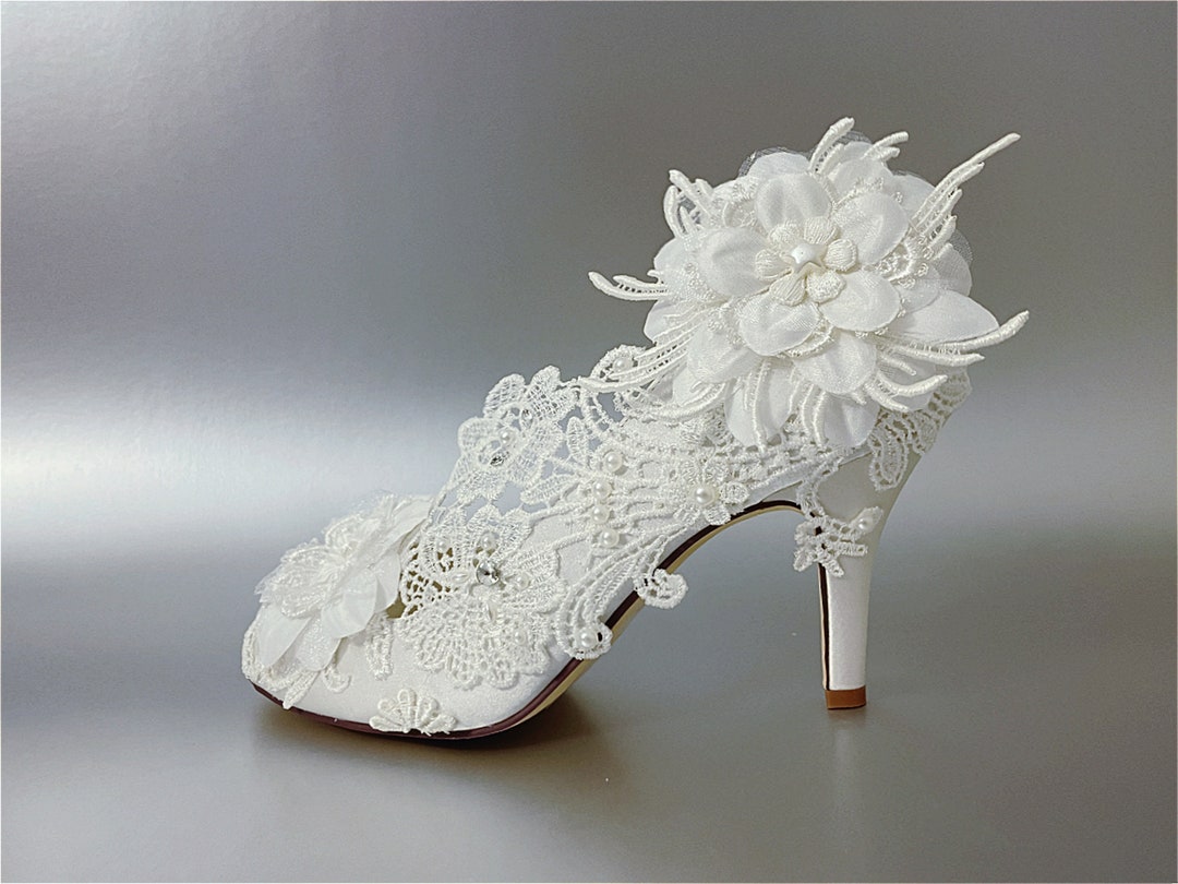 Women's Wedding Shoes White Opened Toe Crossed Strap Exquisite Buckle Bridal Shoes with Pearl