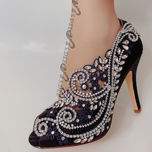 Black Gothic Wedding Shoe for Bride, Black Bridal Heel, Satin Peep Toe Open Toe Wedge Classic Lace Pattern Pearls Rhinestones Handmade Shoes