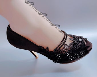 Zwarte gotische trouwschoen voor bruid, zwarte bruidshak, rozentuin kralenketting satijn peep open teen wig kant parel strass handgemaakte schoen