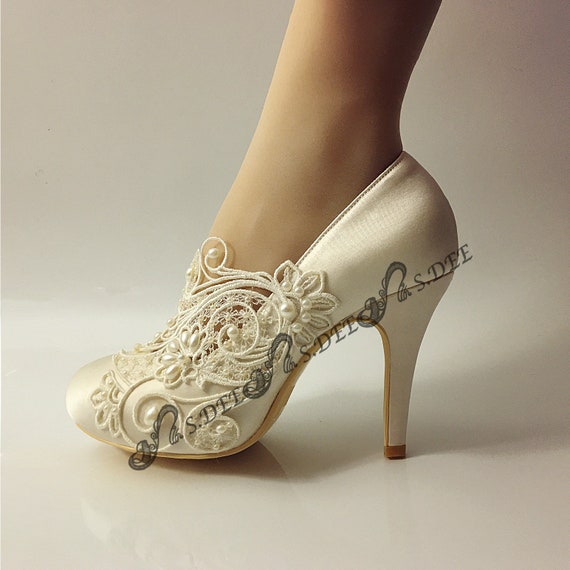 Elegant Satin Upper Closed Toe Stiletto Heels Bridal Shoes Elegant Satin Upper Closed Toe Stiletto Heels Bridal Shoes
