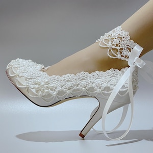 Ivory Wedding Shoes for Bride, White Bridal Heel, Classic Embellished Rose Satin Closed toe Lace Heart Rhinestone Heart Pearl Abklet Ribbon