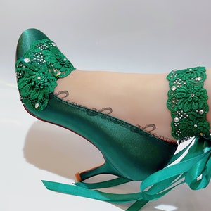 emerald green wedge shoes