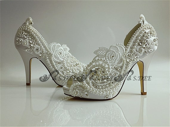 Elegant Satin Upper Closed Toe Stiletto Heels Bridal Shoes Elegant Satin Upper Closed Toe Stiletto Heels Bridal Shoes