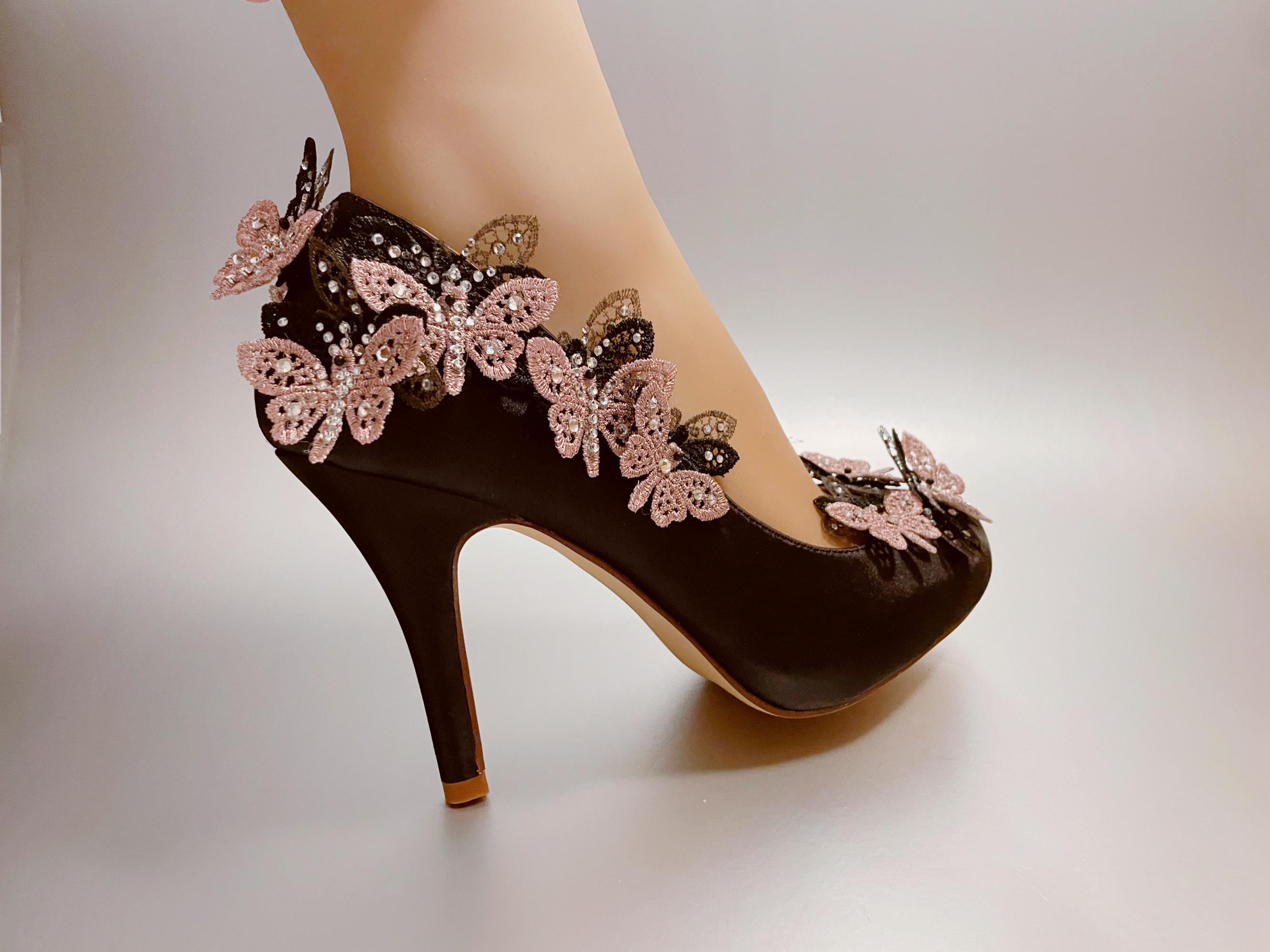light pink heels with black dress Black dress outfit party, platform heels, chic style outfit