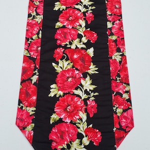 Red Poppy Table Runners, Floral decor, Kitchen Table Runner, Buffet Runner, Poppy decor, Red and Black decor, Flower Runner