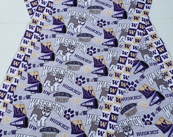 Univ of Washington Huskies, U of W, The Dawgs, College Sports, University sports, Collegiate Sports, Sport Decor, Coffee table Runner