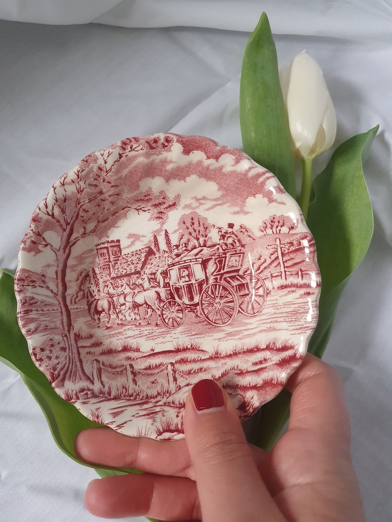 Vintage red bowl with scalloped border by Myott Royal Mail collection