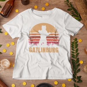 Gatlinburg TN Short-Sleeve Unisex T-Shirt | Gatlinburg Tennessee Hiking Mens & Womens Short Sleeve Shirt