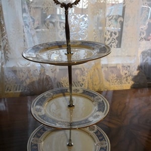 Beautiful cake stand made from original Japan Kojima Fine China