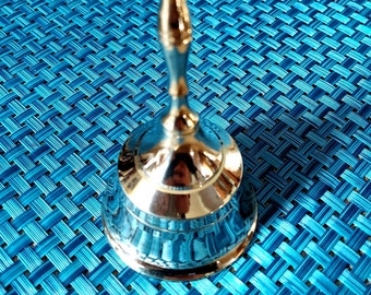 Mässing Oshun Bell 5 tum - gudinna, polerad campana för orisha gudinna dyrkan puja gudomligt altare helgedom verktyg klockor heliga yoruba musikal