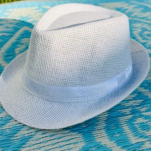 Iyawo white clothes hat shaul yawo hat yabo gorro white sombrero trilby formal ropa santo iyaworaje plate blanco ocha asiento Orisha hat gorro Santeria akete fila panuelo head covering for Santero Babalawo Yoruba aborisha Obatala Babalu Shango Orunla Lucumi orisha Cloth Santeria hats gorro akete fila panuelo head covering for Santero Babalawo Yoruba aborisha Obatala Shango Lucumi orisha traje santo igbodu babalu Aye Olokun iyawo Yemaya Saya skirt panuelo Pano Oshun Ifa Obatala Shango Oya hat