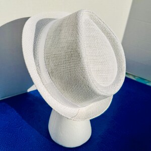 Iyawo white clothes hat shaul yawo hat yabo gorro white sombrero trilby formal ropa santo iyaworaje plate blanco ocha asiento Orisha hat gorro Santeria akete fila panuelo head covering for Santero Babalawo Yoruba aborisha Obatala Babalu Shango Orunla Lucumi orisha Cloth Santeria hats gorro akete fila panuelo head covering for Santero Babalawo Yoruba aborisha Obatala Shango Lucumi orisha traje santo igbodu babalu Aye Olokun iyawo Yemaya Saya skirt panuelo Pano Oshun Ifa Obatala Shango Oya hat