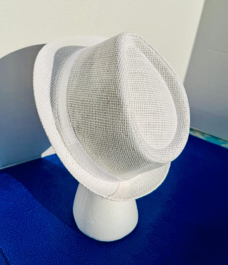 Iyawo white clothes hat shaul yawo hat yabo gorro white sombrero trilby formal ropa santo iyaworaje plate blanco ocha asiento Orisha hat gorro Santeria akete fila panuelo head covering for Santero Babalawo Yoruba aborisha Obatala Babalu Shango Orunla Lucumi orisha Cloth Santeria hats gorro akete fila panuelo head covering for Santero Babalawo Yoruba aborisha Obatala Shango Lucumi orisha traje santo igbodu babalu Aye Olokun iyawo Yemaya Saya skirt panuelo Pano Oshun Ifa Obatala Shango Oya hat