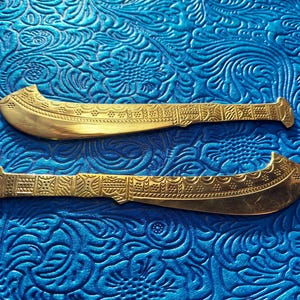Small Oshun Logun Ede Brass Ada Alfanje Guerrera Ibu Kole Anya Ololodi Oshogbo Laro Bronze Espada Yoruba Edan crown sopera scimitarra egbe
