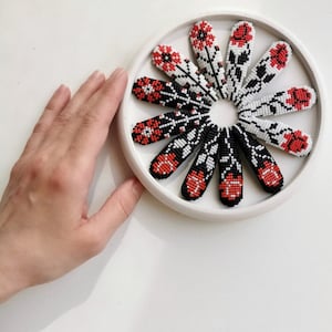 Beaded Ukrainian vyshyvanka hair clips. Traditional beadwork hair jewelry.