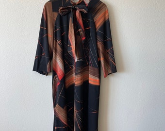 Vintage 70s abstract print kaftan dress// black// size: M