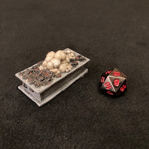 Sarcophagus covered with Spiders and Eggs / Painted 28mm miniature scatter terrain for Dungeons and Dragons DnD / Coffin Tomb Dais