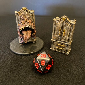 Mimic Wardrobe by Epic Miniatures / Painted 28mm scale miniature for Dungeons & Dragons DnD / Classic Monster trap terrain furniture scary